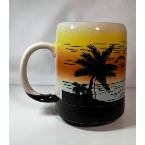 Vintage Hawaii Kauai Coffee Mug Made in Japan Beach Sunset Ocean 8oz - Picture 3 of 6